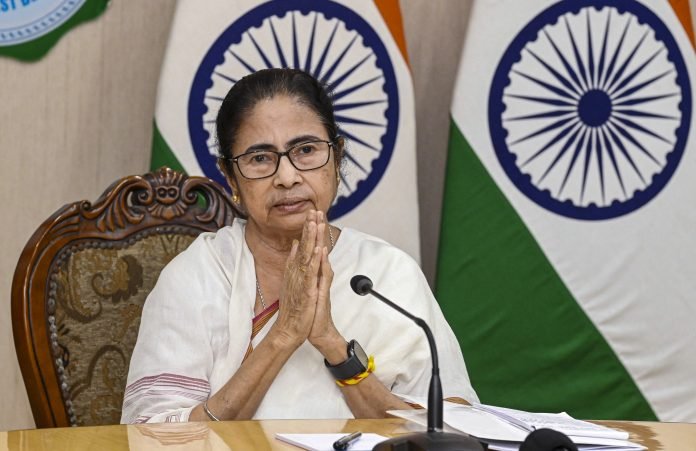 CM Mamata Banerjee Makes Surprise Visit to Protesting Doctors, Promises Action