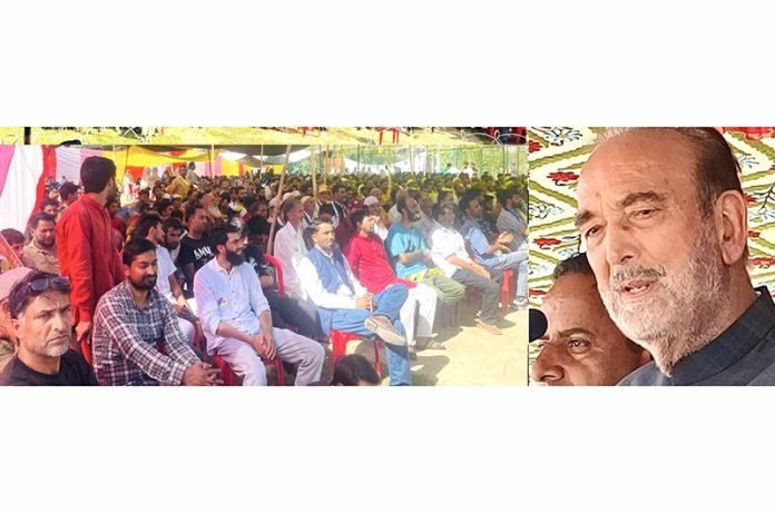 Ghulam Nabi Azad Kicks Off Campaign in South Kashmir, Promises Real Development and Progress